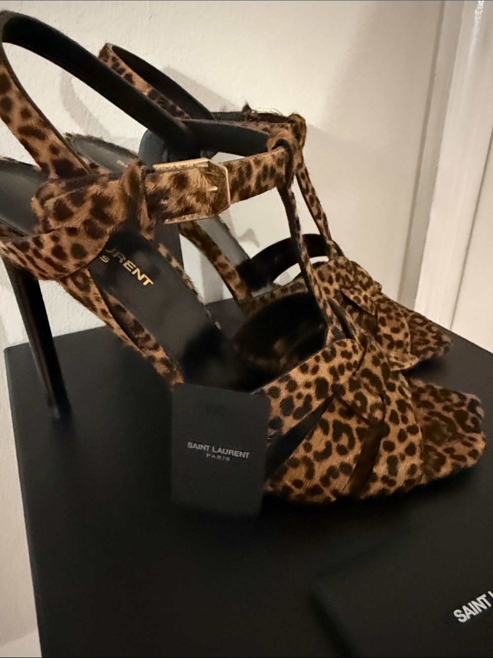 New Saint Laurent Tribute Leopard Print T-Strap Sandals - Pony Fur Brown - Picture 7 of 7